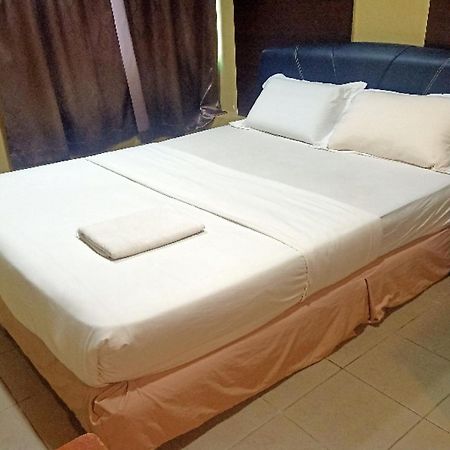 Oyo 90411 Perdana Hotel Labuan Exteriör bild
