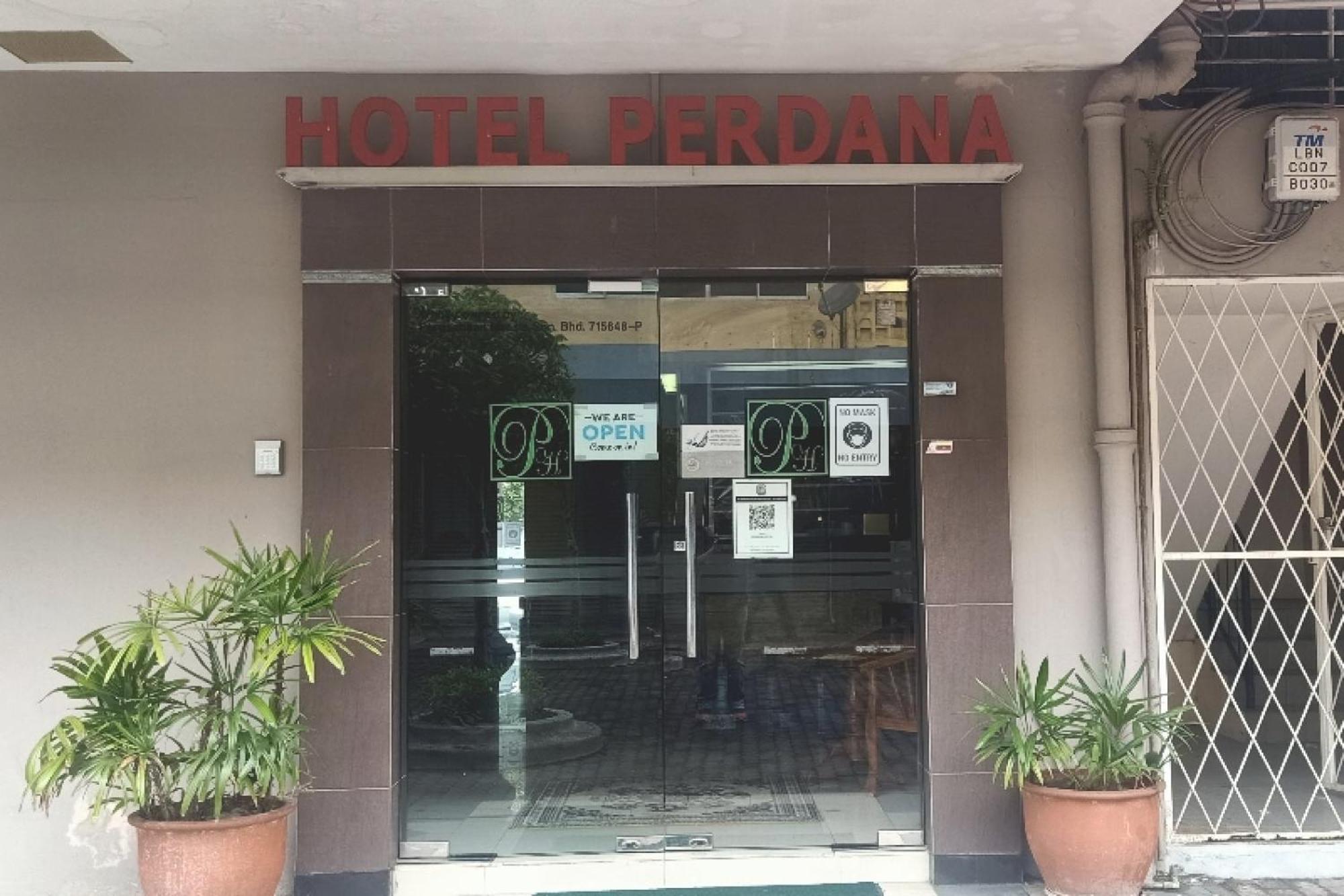 Oyo 90411 Perdana Hotel Labuan Exteriör bild