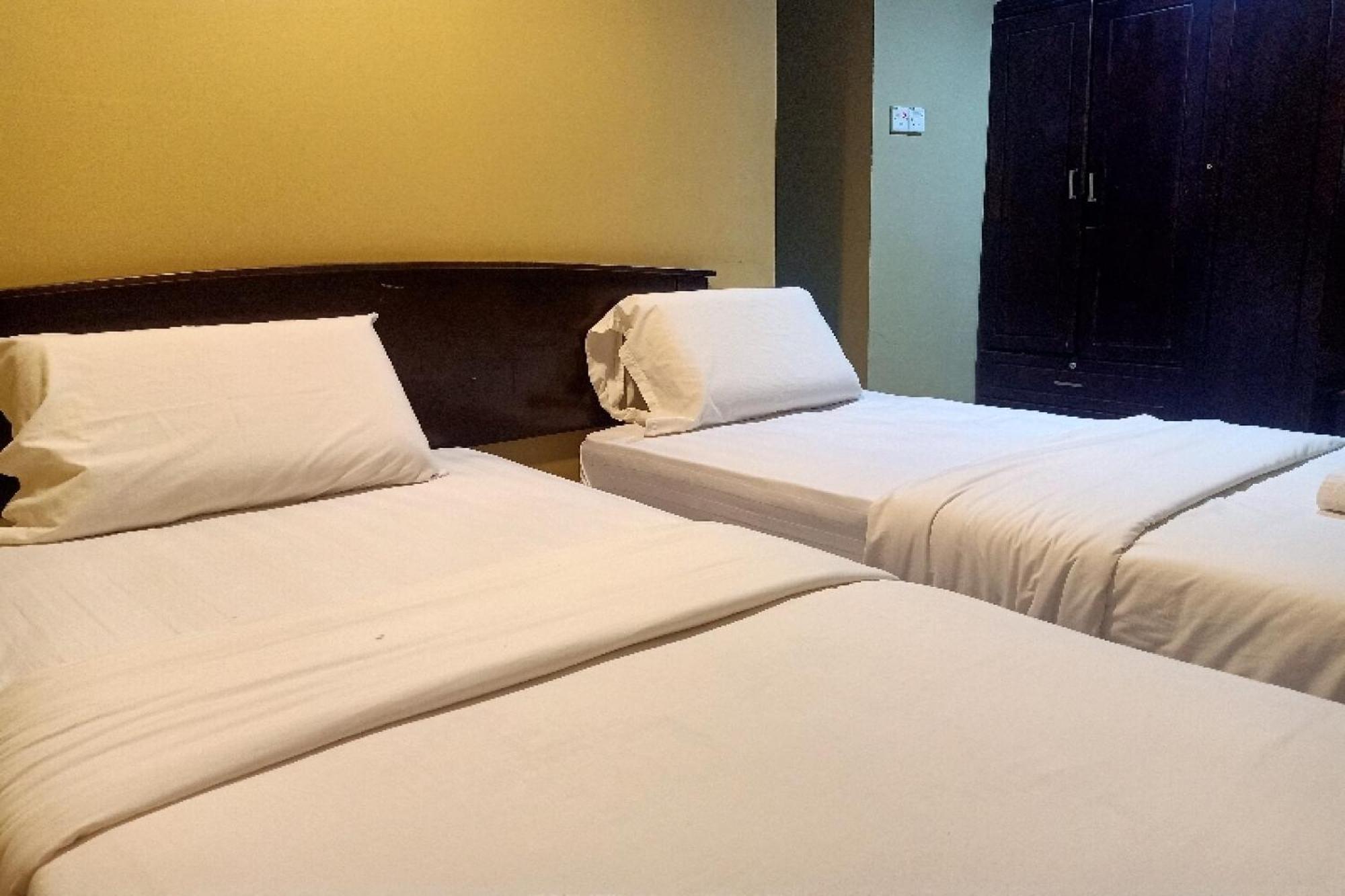 Oyo 90411 Perdana Hotel Labuan Exteriör bild